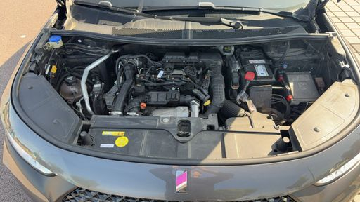 DS DS7 Crossback 1.5 BlueHDi 130 EAT8 - Performance Line Plus – 2022 – 85081 km – Diesel – Boîte Automatique — photo 32