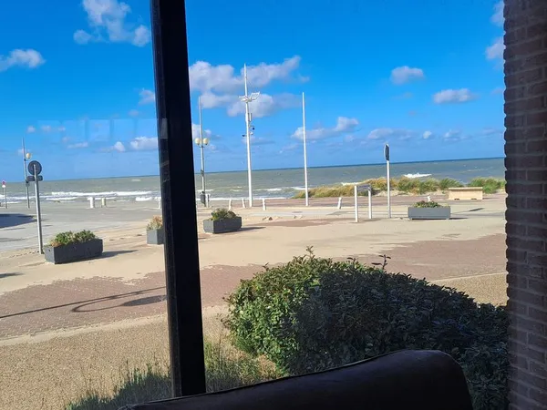 Maison VUE MER à Malo Terminus / Leffrinckoucke , avec jardin et garage,