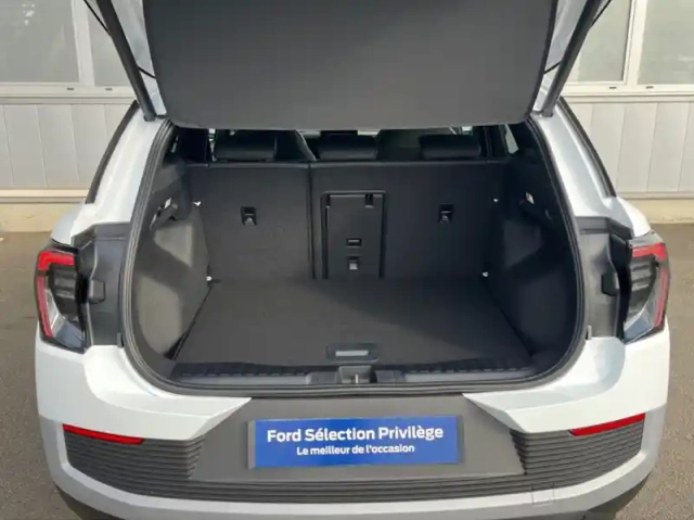 Ford Explorer 286ch extended range 79kwh pack premium rwd — photo 11