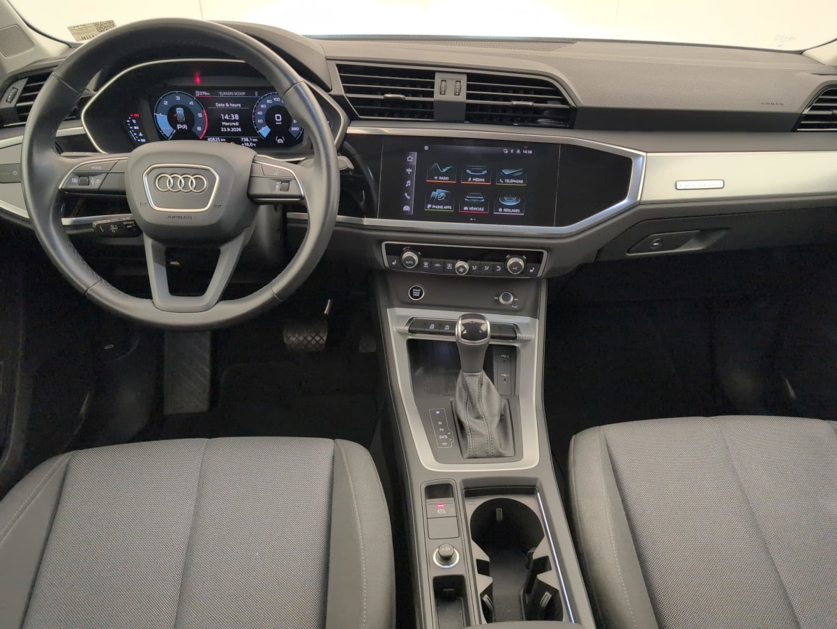 Audi Q3 — photo 12