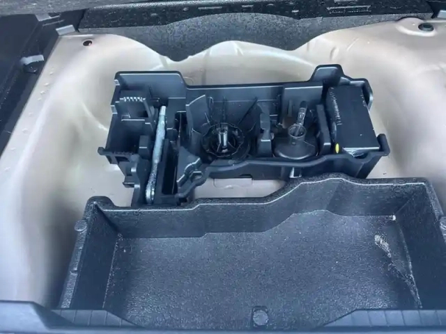 Peugeot 2008 puretech 130 s&amp;s bvm6 gt — photo 27