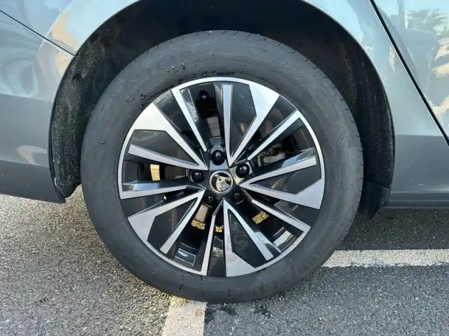 Skoda Superb combi 1.5 tsi 204 ch phev dsg6 — photo 17