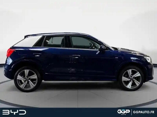 Audi Q2 35 tfsi 150ch design s tronic 7 — photo 6