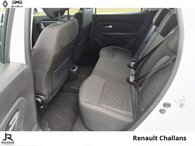 Dacia Duster 1.5 blue dci 115ch confort 4x2 — photo 4