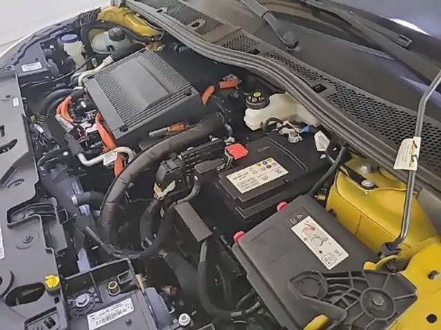 Peugeot 208 electrique 50 kwh 136ch — photo 18
