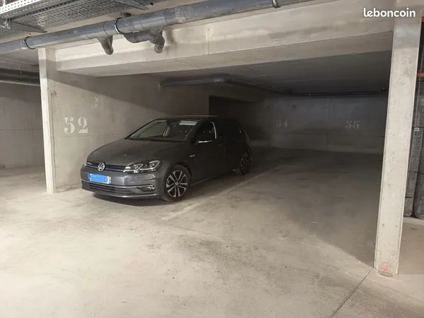 RARE - Parking sécurisé Clapiers