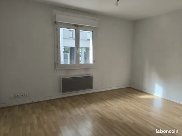 Studio+place de parking- 23,41- Limoges centre-ville