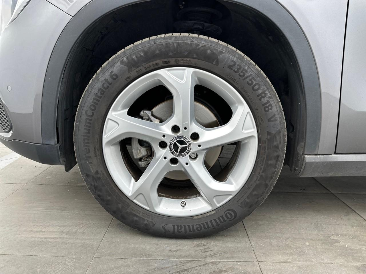 Mercedes Gla 180 sensation 7-g dct a — photo 14