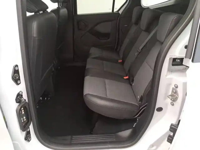 Renault Kangoo blue dci 115 edc — photo 26
