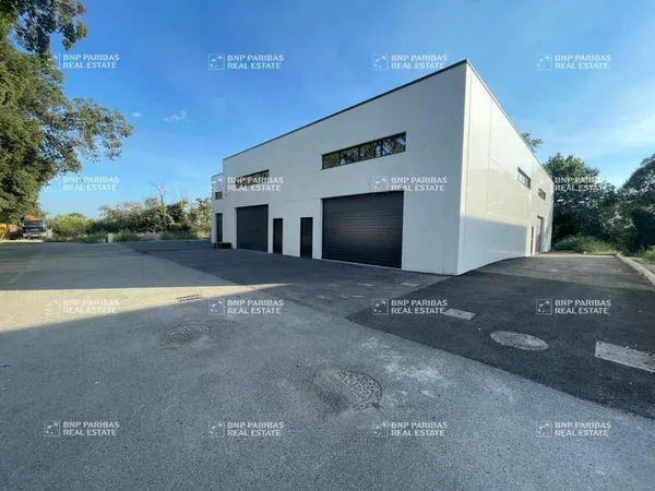 Local d'activité 140 m²