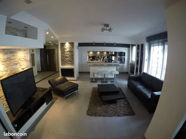 Sublime T4 meublé de 86 m² au pied de la gare Part Dieu