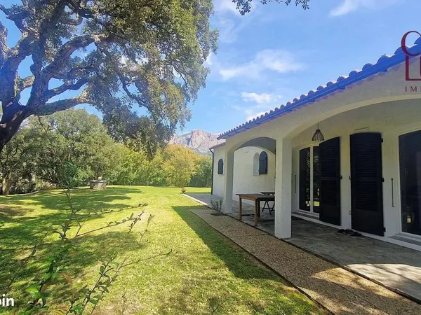 Propriété 4 pièces 111 m²