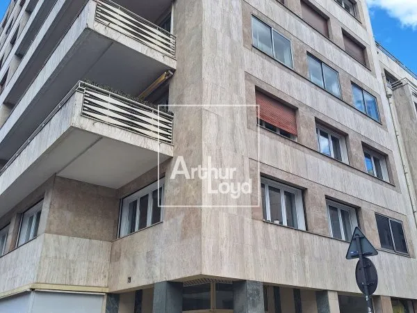 Local professionnel 68 m²