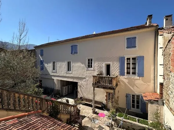 Maison 9 pièces 300 m²
