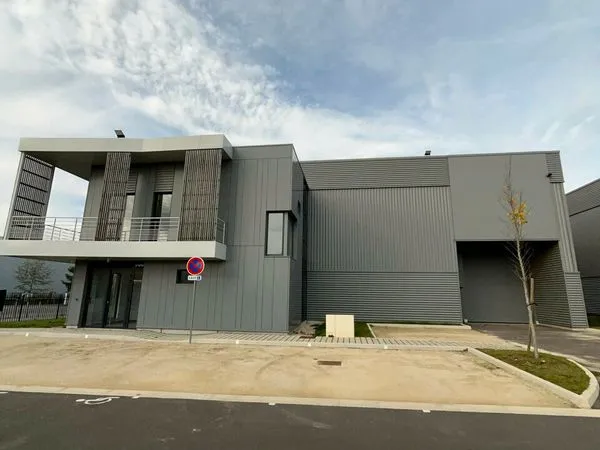 LOCAL D'ACTIVITE 869 m² CHANTELOUP EN BRIE
