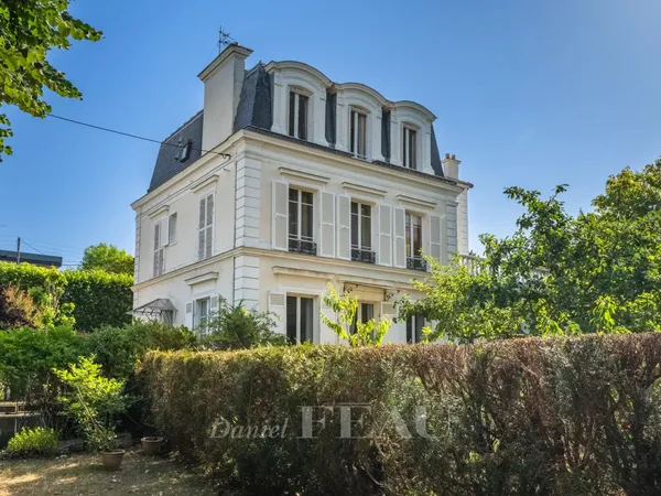 OFF MARKET - CHATOU - Secteur Brimont Maison de caractère 1880 - 250 m² à réunifier