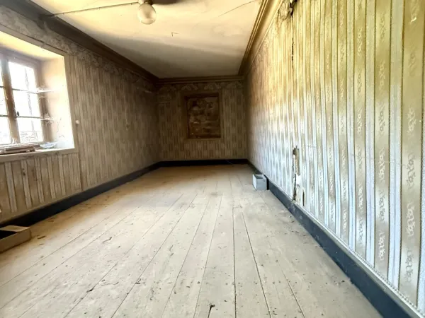 Maison a fort potentiel-Projet de rénovation plein de charme à Saint-Point.
