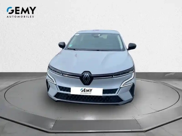 Renault Megane e-tech ev40 130ch standard charge — photo 32