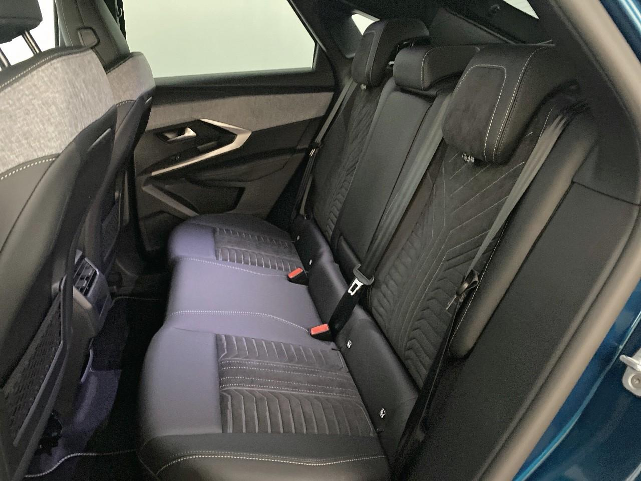 Peugeot 3008 hybrid 145 e-dcs6 gt — photo 10