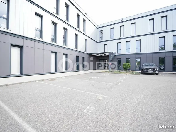 Bureau 204 m²