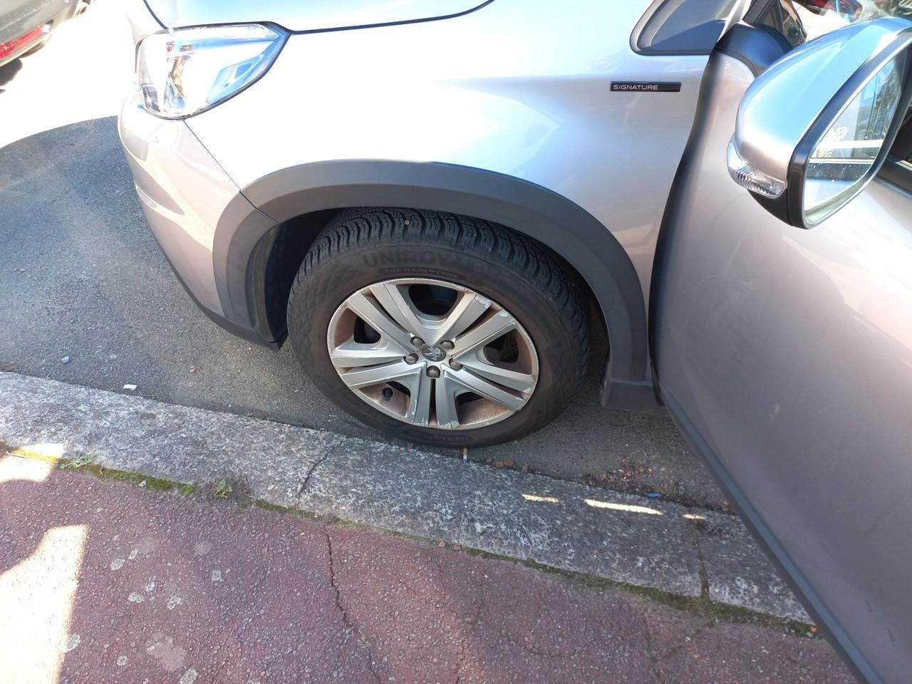 Peugeot 2008 puretech 110ch s&s bvm6 signature — photo 12