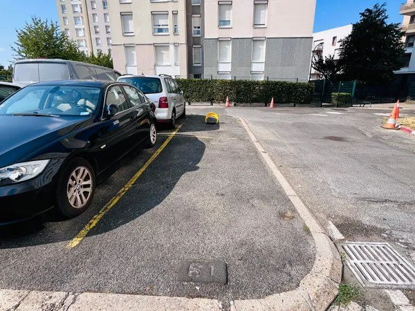 Place de parking - Pont de bezons (T2)