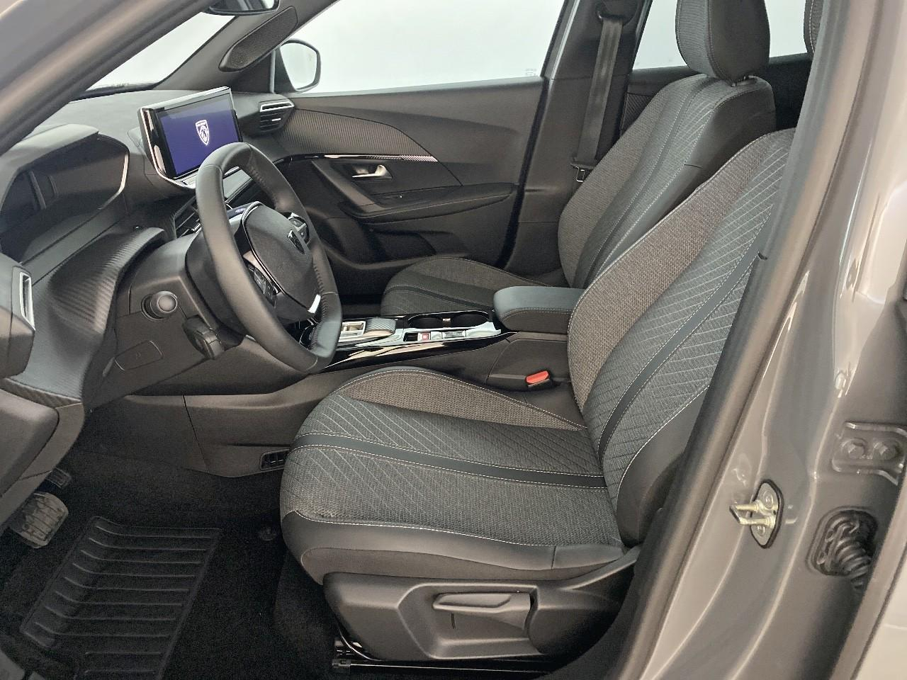 Peugeot 2008 hybrid 145 ch e-dcs6 allure — photo 9