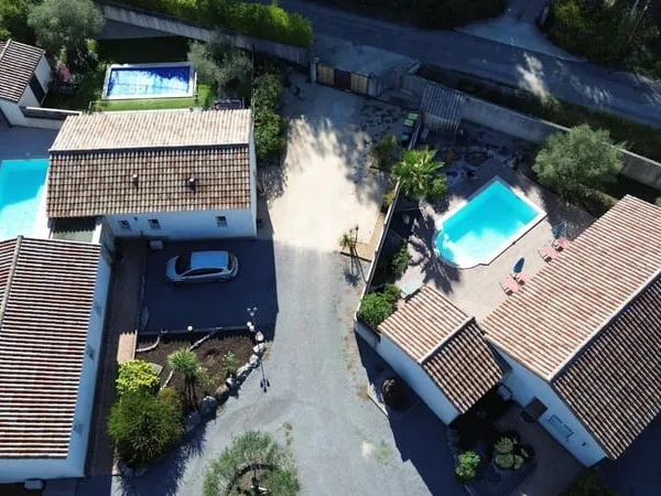 Investissement clé en main en Ardèche [3 gîtes de charme avec piscines privatives et spas]