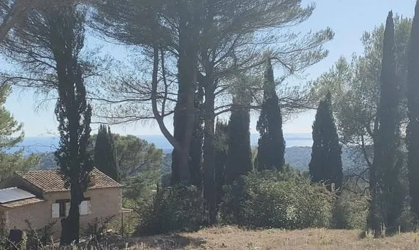Terrain constructible 1700 m²