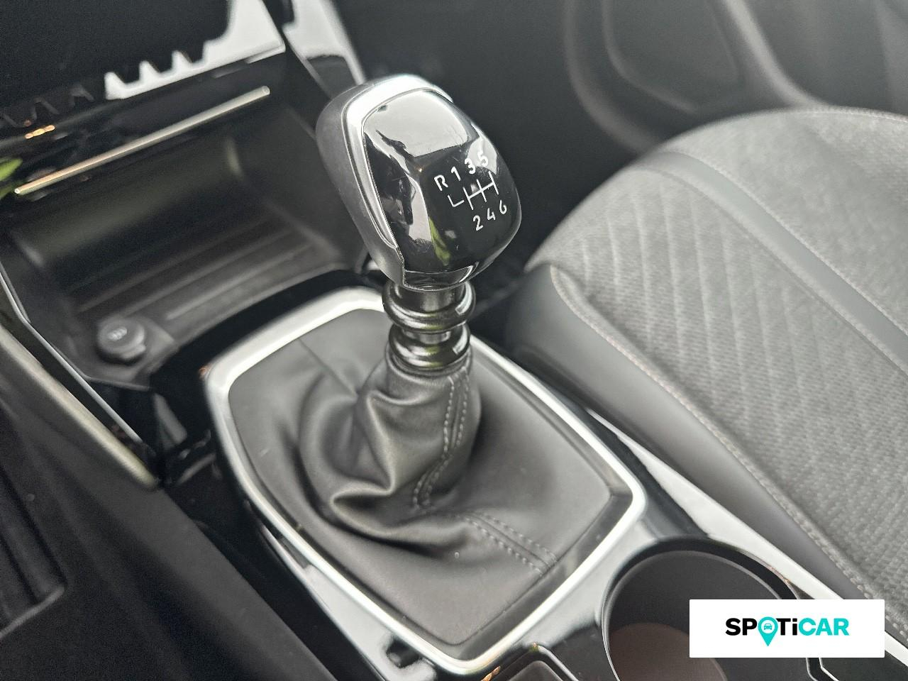 Peugeot 208 1.2 puretech 100ch s&s allure — photo 14