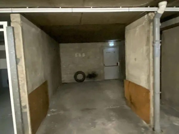 Parking 12 m²