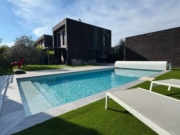 Maison individuel avec piscine