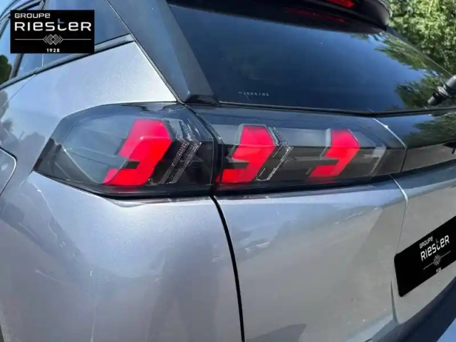 Peugeot 2008 electrique 136 ch — photo 17