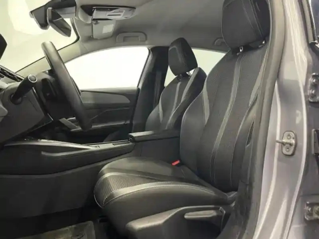 Peugeot 308 phev 180ch allure e-eat8 — photo 15