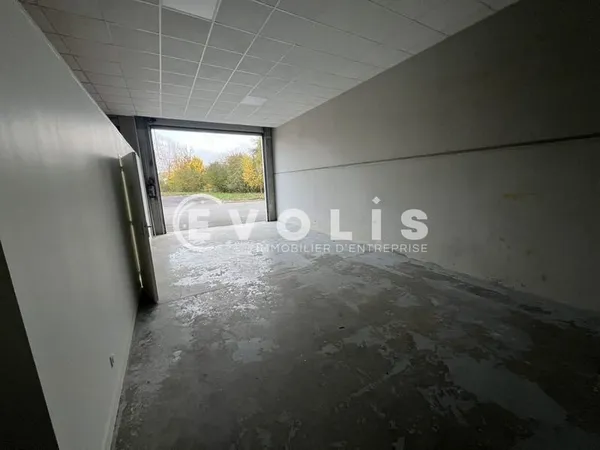 Locaux d'activité - A LOUER - 208 m² non divisibles