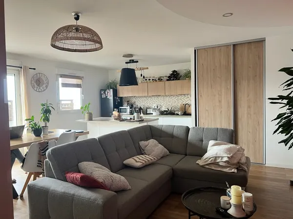 Appartement T4 lumineux à louer - 1400€ CC 3ch