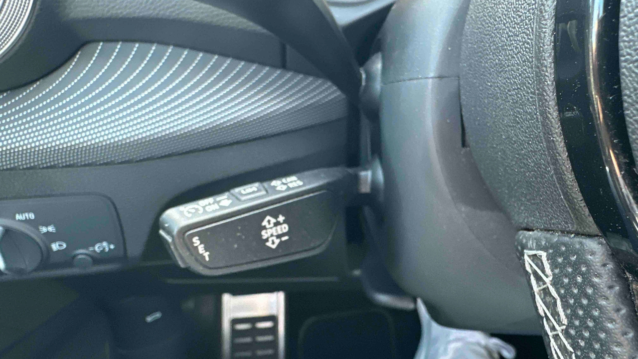 Audi Q2 35 TDI 150 S tronic 7 — photo 17
