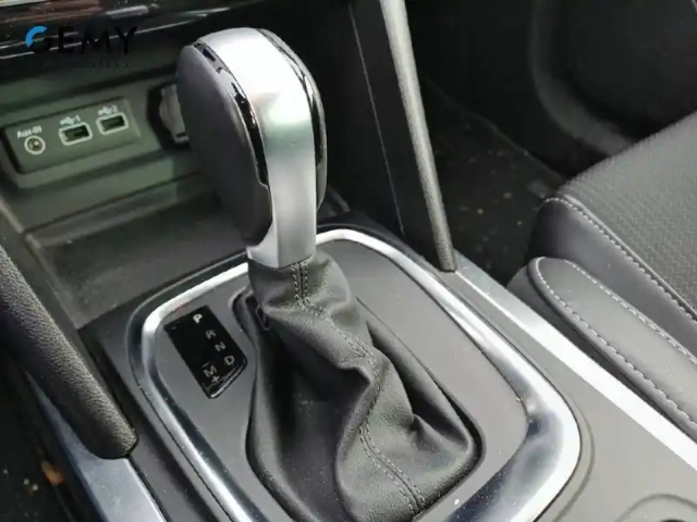 Renault Megane mégane iv berline tce 140 edc fap - 21n — photo 12
