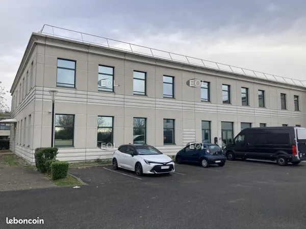Local bureaux 720 m²