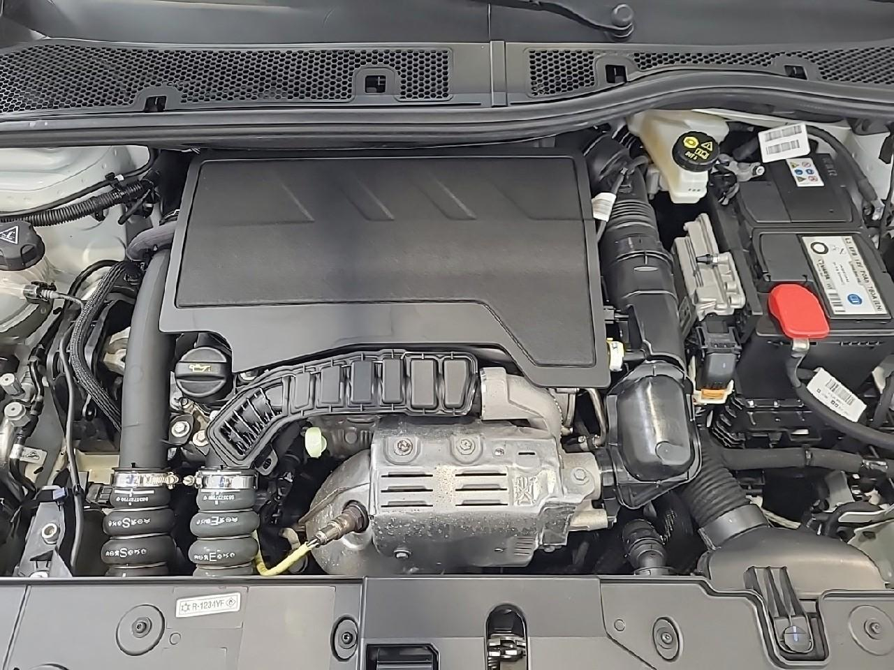 Peugeot 208 puretech 100 s&s allure business — photo 15