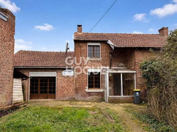 Maison à vendre à PÉRONNE - Un potentiel à exploiter !