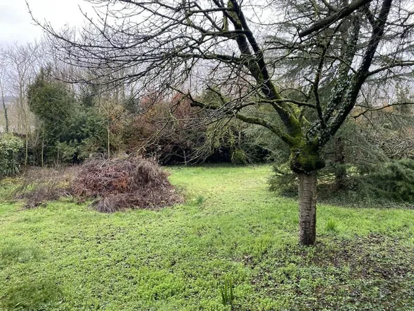 Terrain à bâtir de 360 m² à JUVISY-SUR-ORGE (91)