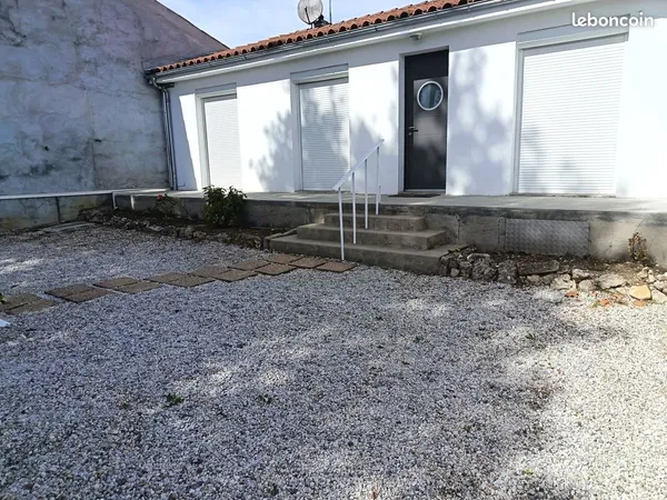Maison plein pied cognac avec extérieur