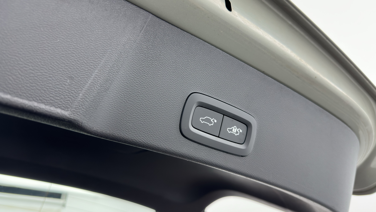 Volvo XC40 T4 Recharge 129+82 ch DCT7 — photo 34