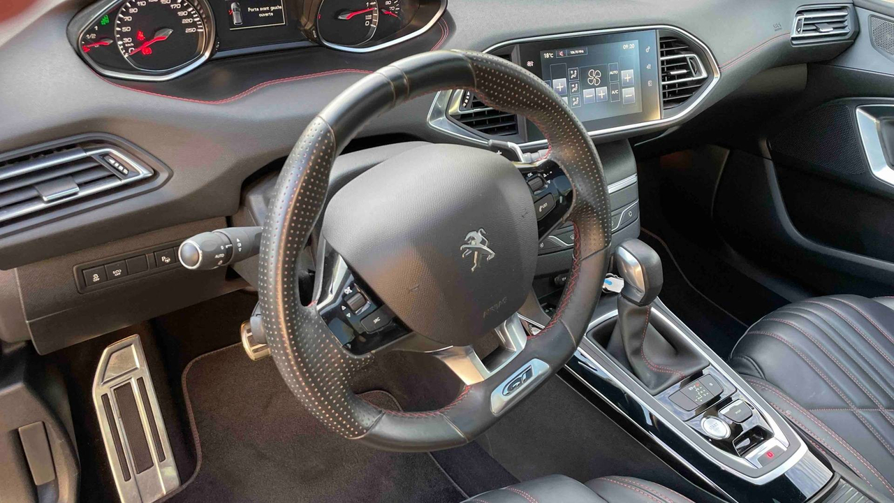 Peugeot 308 2.0 BlueHDi 180ch S&amp;S EAT6 — photo 10