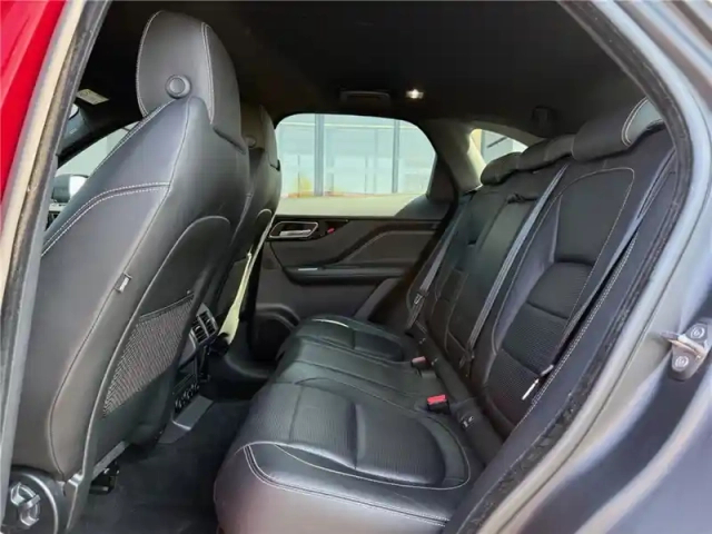 Jaguar F-Pace v6 3.0 d - 300 ch awd bva8 — photo 8