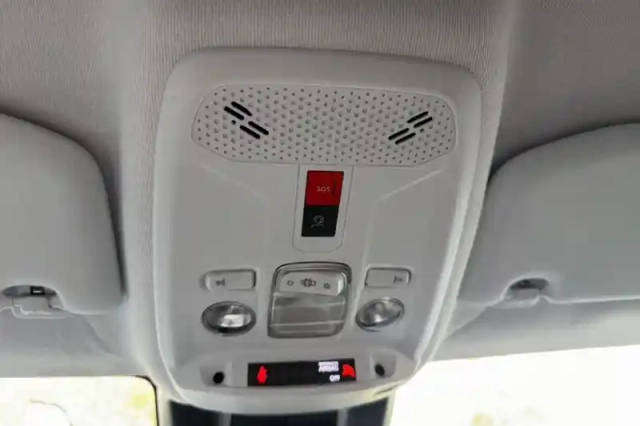 Peugeot 208 hybrid 110 ch e-dcs6 — photo 32