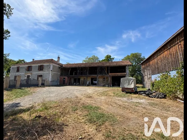 Maison 6 pièces 256 m²