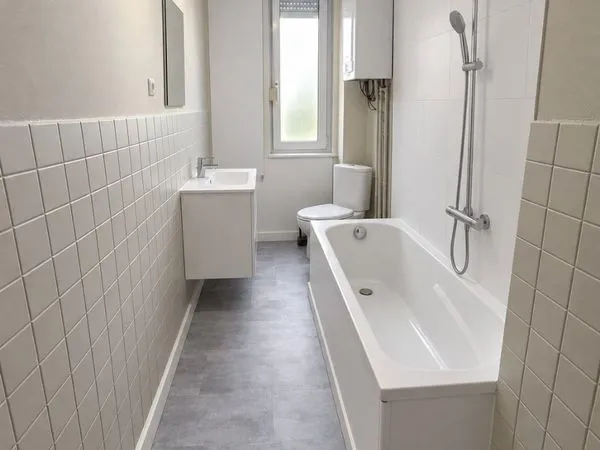 Appartement T4 rénové - lumineux - cuisine équipée et salle de bain rénovée