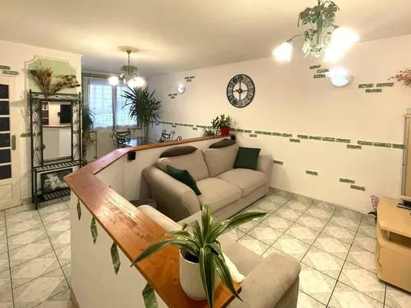 À vendre - Charmante maison de village rénovée - Viry (39)